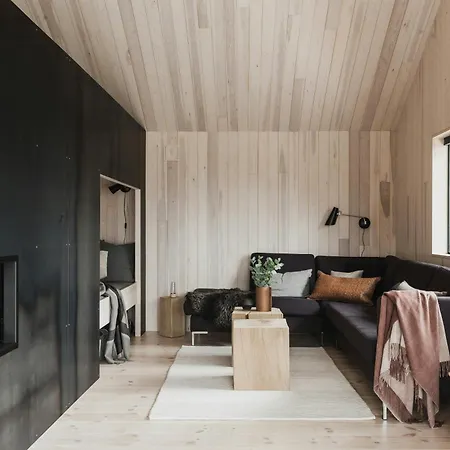 By Selbusjoen With And Trail Access Nyaraló Selbu